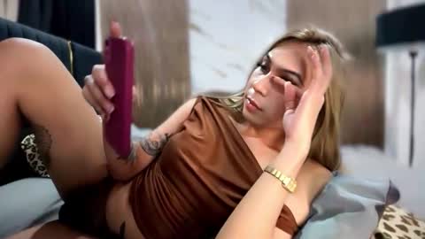 Snapshot of barbie_aiko chatting on 12/15/25, 04:39 A I K O online show from 12/15/25, 04:39