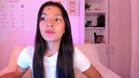 Snapshot of barbie_brunette3 chatting on 10/19/25, 05:19  independet model online show from 10/19/25, 05:19