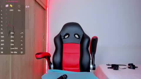 Snapshot of barbie_ebony_ chatting on 02/28/26, 11:11 Nicolle online show from 02/28/26, 11:11