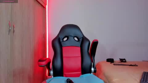 Snapshot of barbie_ebony_ chatting on 04/17/26, 05:10 Nicolle online show from 04/17/26, 05:10