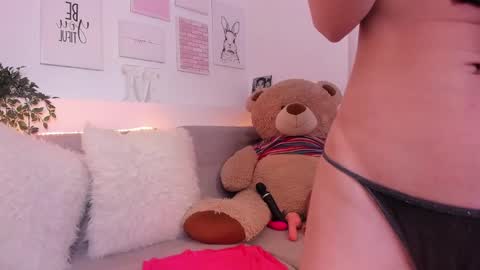 Snapshot of barbie_ev chatting on 02/21/25, 04:40 Barbara online show from 02/21/25, 04:40