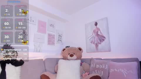 Snapshot of barbie_ev chatting on 02/23/25, 11:11 Barbara online show from 02/23/25, 11:11