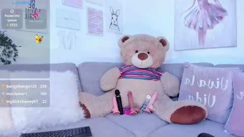 Snapshot of barbie_ev chatting on 02/23/25, 02:14 Barbara online show from 02/23/25, 02:14