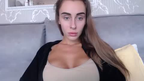 Snapshot of barbie_giirls_ chatting on 09/18/25, 09:22 Kate online show from 09/18/25, 09:22