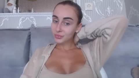 Snapshot of barbie_giirls_ chatting on 09/22/25, 09:11 Kate online show from 09/22/25, 09:11