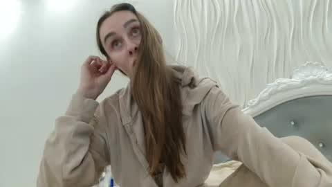 Snapshot of barbie_giirls_ chatting on 03/23/26, 08:35 Kate online show from 03/23/26, 08:35