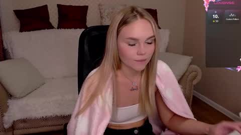 Lilli 3 online show from 09/23/25, 05:21