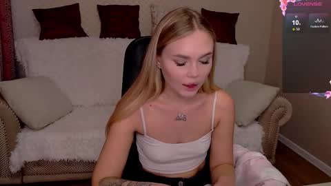 Lilli 3 online show from 09/25/25, 05:44