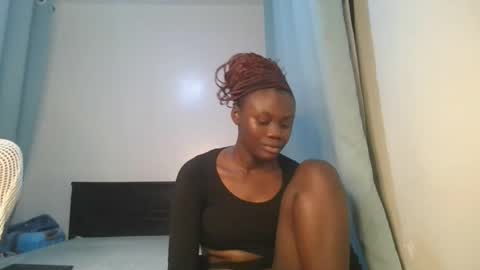 queen online show from 12/16/25, 07:08