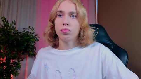 Snapshot of barbie_richy chatting on 10/01/25, 05:35 barbie_richy online show from 10/01/25, 05:35