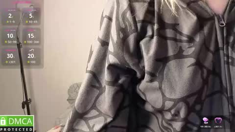 Snapshot of barbie_staze chatting on 01/18/26, 02:04 Barbie Staze online show from 01/18/26, 02:04