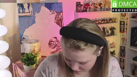 Snapshot of barbie_staze chatting on 03/31/26, 03:30 Barbie Staze online show from 03/31/26, 03:30