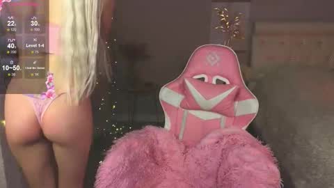 Snapshot of barbiee_b chatting on 12/03/25, 04:20 Stacy online show from 12/03/25, 04:20