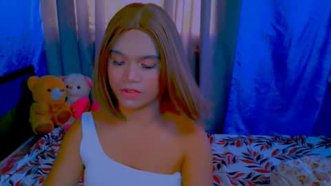 Snapshot of barbieee_hot chatting on 05/27/26, 01:35 Barbie online show from 05/27/26, 01:35
