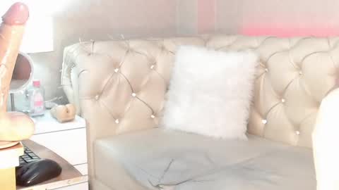 Snapshot of barbiefox_ chatting on 02/28/25, 10:28 barbiefox_ online show from 02/28/25, 10:28