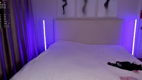 Snapshot of barbielina_ chatting on 03/29/26, 08:42 Emma online show from 03/29/26, 08:42