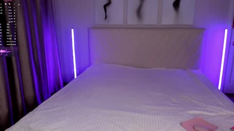 Snapshot of barbielina_ chatting on 03/31/26, 07:14 Emma online show from 03/31/26, 07:14