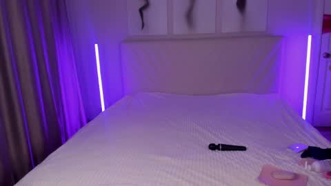 Snapshot of barbielina_ chatting on 04/12/26, 07:52 Emma online show from 04/12/26, 07:52