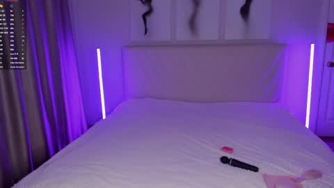 Snapshot of barbielina_ chatting on 04/14/26, 07:20 Emma online show from 04/14/26, 07:20