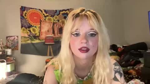 Snapshot of bardoteyed chatting on 11/04/25, 07:13 Bardot Eyed online show from 11/04/25, 07:13