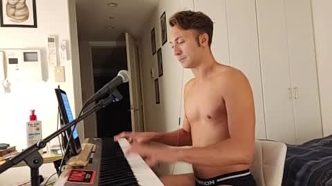 Snapshot of barebritpianist chatting on 10/04/25, 08:34 BareBritPianist online show from 10/04/25, 08:34