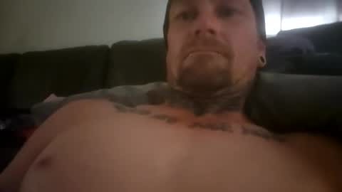 Snapshot of bareface88 chatting on 10/29/25, 02:25 bareface88 online show from 10/29/25, 02:25