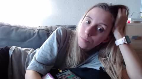 Snapshot of barelylegalblondy chatting on 02/28/26, 07:31 Lena online show from 02/28/26, 07:31