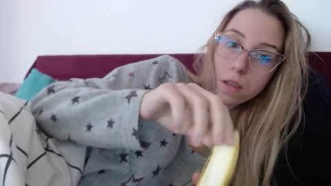 Snapshot of barelylegalblondy chatting on 03/06/26, 08:22 Lena online show from 03/06/26, 08:22