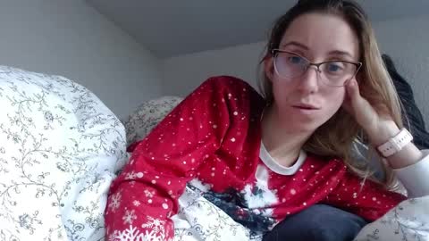Snapshot of barelylegalblondy chatting on 04/09/26, 08:31 Lena online show from 04/09/26, 08:31