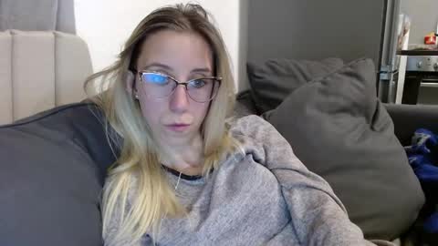 Snapshot of barelylegalblondy chatting on 05/16/26, 05:23 Lena online show from 05/16/26, 05:23
