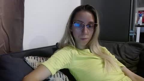 Snapshot of barelylegalblondy chatting on 07/19/26, 07:39 Lena online show from 07/19/26, 07:39