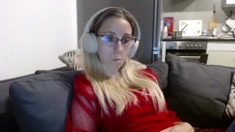 Snapshot of barelylegalblondy chatting on 07/20/26, 10:34 Lena online show from 07/20/26, 10:34