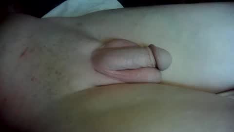 Snapshot of barenaked07 chatting on 12/16/24, 05:43 barenaked07 online show from 12/16/24, 05:43