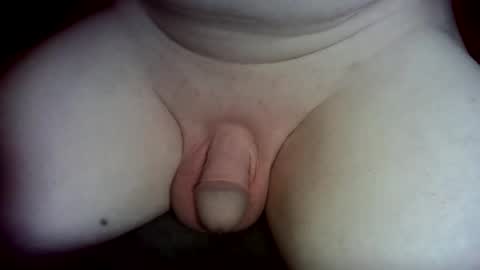 Snapshot of barenaked07 chatting on 01/05/25, 01:45 barenaked07 online show from 01/05/25, 01:45