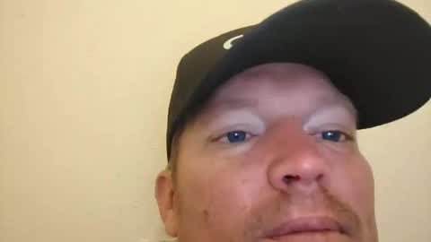 Snapshot of barniemay chatting on 10/15/25, 09:48 barniemay online show from 10/15/25, 09:48