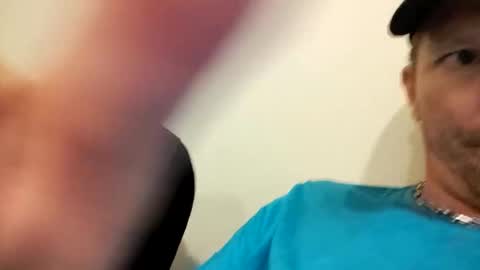 Snapshot of barniemay chatting on 10/17/25, 02:26 barniemay online show from 10/17/25, 02:26