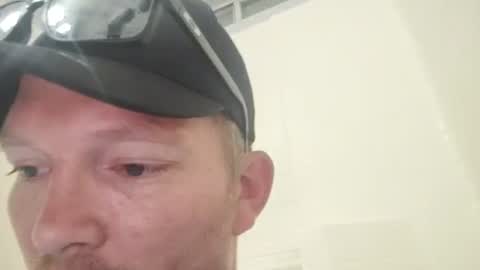 Snapshot of barniemay chatting on 10/18/25, 08:59 barniemay online show from 10/18/25, 08:59