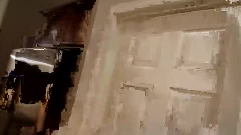 Snapshot of barniemay chatting on 12/22/25, 04:04 barniemay online show from 12/22/25, 04:04