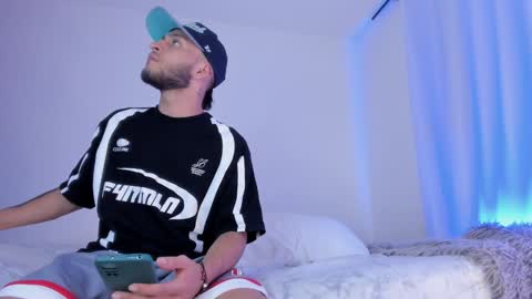 Snapshot of barrymichaels chatting on 01/09/25, 05:02 Bruce online show from 01/09/25, 05:02