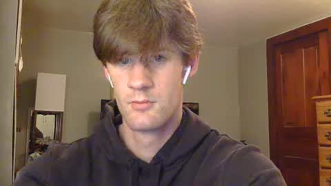 Snapshot of basicallyjustmee chatting on 05/16/26, 02:19 basicallyjustmee online show from 05/16/26, 02:19