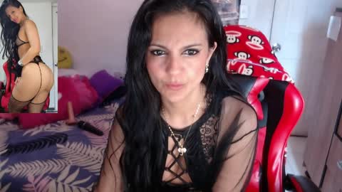 Snapshot of basmahernandez chatting on 03/28/26, 01:33 Besma online show from 03/28/26, 01:33