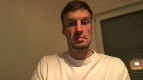 Snapshot of basst23 chatting on 10/18/25, 10:43 basst23 online show from 10/18/25, 10:43