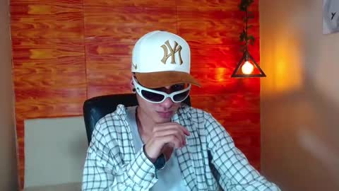 Bastian online show from 02/21/25, 06:18