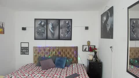 bastian_jones1 online show from 12/03/25, 07:01