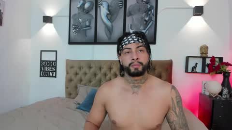 bastian_jones1 online show from 12/16/25, 06:07