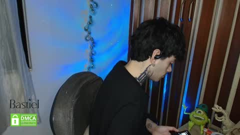 Bastiel online show from 10/31/25, 02:34
