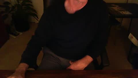 Snapshot of batebro13 chatting on 12/16/24, 12:49 BateBro13 online show from 12/16/24, 12:49