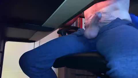 Snapshot of batebro13 chatting on 10/13/25, 02:28 BateBro13 online show from 10/13/25, 02:28