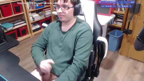 Snapshot of baterricky chatting on 12/20/25, 02:46 Ricky online show from 12/20/25, 02:46