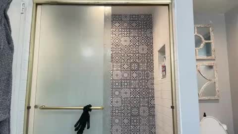 Snapshot of batman25326 chatting on 12/21/24, 12:53 batman25326 online show from 12/21/24, 12:53